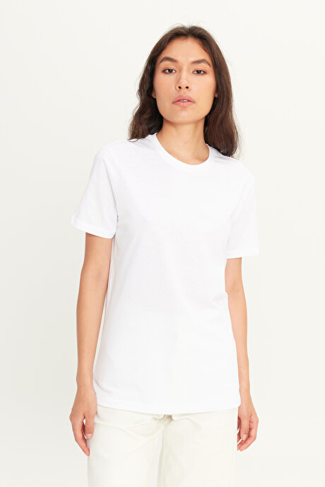 Slim Fit Dar Kesim Bisiklet Yaka %100 Pamuk Kısa Kollu Beyaz Tişört resmi