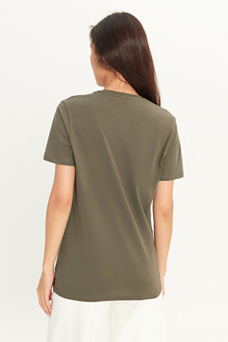 Slim Fit Dar Kesim Bisiklet Yaka %100 Pamuk Kısa Kollu Haki Tişört resmi