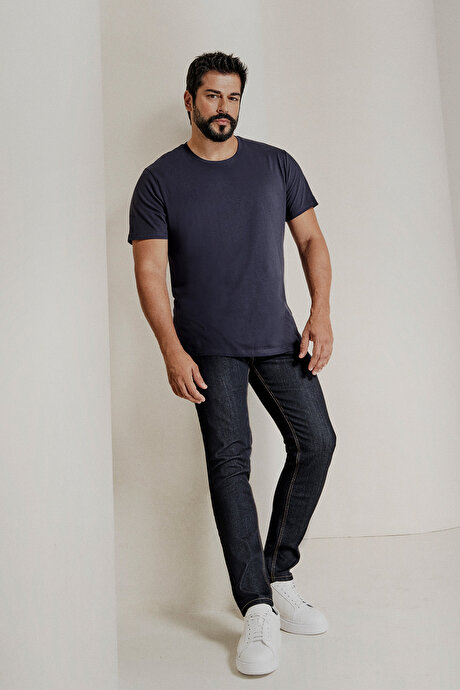 Slim Fit Dar Kesim Bisiklet Yaka %100 Pamuk Kısa Kollu Lacivert Tişört resmi