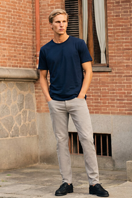 Slim Fit Dar Kesim Bisiklet Yaka %100 Pamuk Kısa Kollu Lacivert Tişört resmi