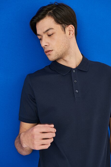 Slim Fit Dar Kesim Polo Yaka %100 Pamuk Kısa Kollu Prusya Lacivert Tişört resmi