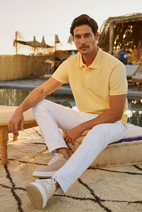 %100 Pamuk Kıvrılmaz Pike Polo Yaka Slim Fit Dar Kesim Sarı Tişört resmi