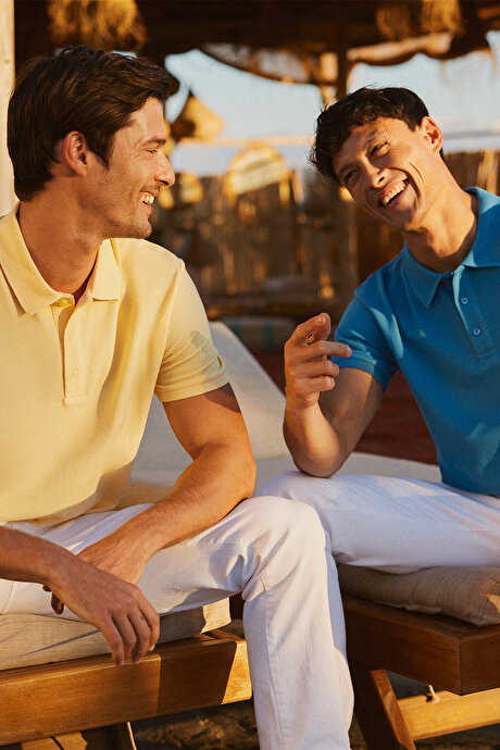 %100 Pamuk Kıvrılmaz Pike Polo Yaka Slim Fit Dar Kesim Sarı Tişört resmi