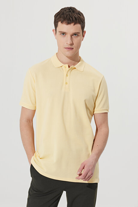 %100 Pamuk Kıvrılmaz Pike Polo Yaka Slim Fit Dar Kesim Sarı Tişört resmi