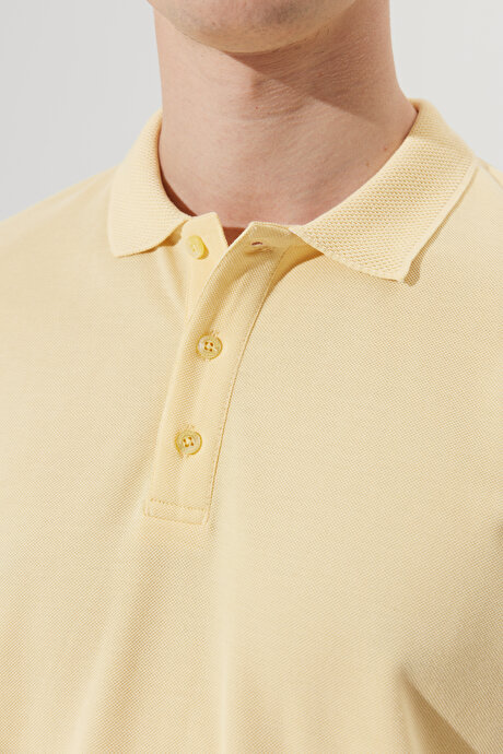 %100 Pamuk Kıvrılmaz Pike Polo Yaka Slim Fit Dar Kesim Sarı Tişört resmi
