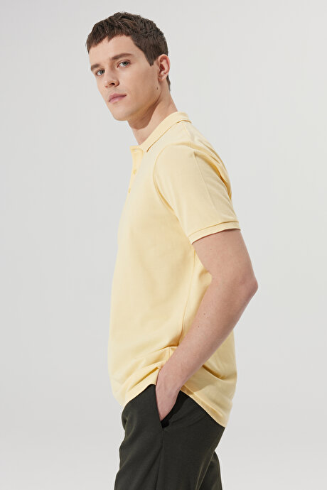 %100 Pamuk Kıvrılmaz Pike Polo Yaka Slim Fit Dar Kesim Sarı Tişört resmi