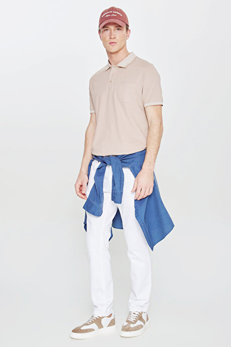 Pamuklu Comfort Fit Rahat Kesim Polo Yaka Cepli Bej-Beyaz Tişört resmi