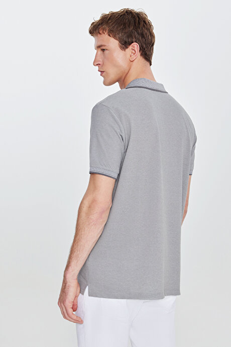 Pamuklu Comfort Fit Rahat Kesim Polo Yaka Cepli Gri Tişört resmi