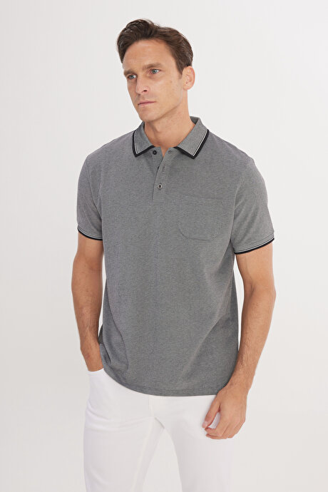 Pamuklu Comfort Fit Rahat Kesim Polo Yaka Cepli Siyah Tişört resmi