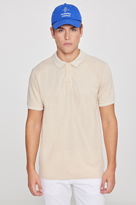 Slim Fit Dar Kesim Kıvrılmaz Polo Yaka Kısa Kollu Açık Bej-Beyaz Tişört resmi