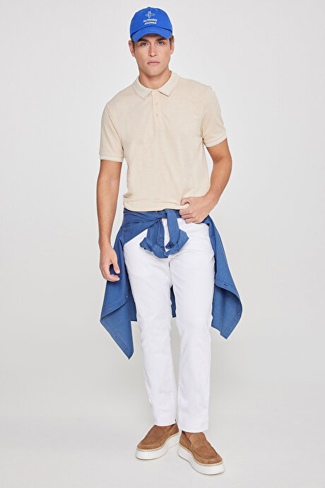 Slim Fit Dar Kesim Kıvrılmaz Polo Yaka Kısa Kollu Açık Bej-Beyaz Tişört resmi