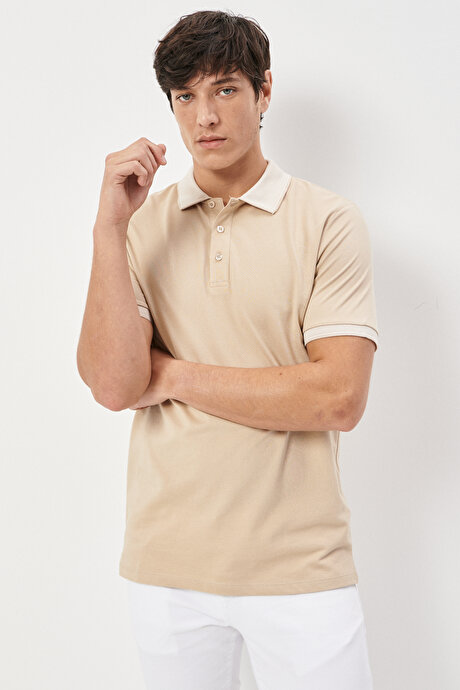 Slim Fit Dar Kesim Kıvrılmaz Polo Yaka Kısa Kollu Açık Bej Tişört resmi