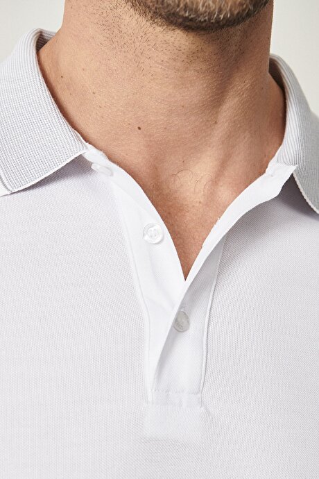 Düğmeli Polo Yaka Cepsiz Slim Fit Dar Kesim Düz Beyaz Tişört resmi