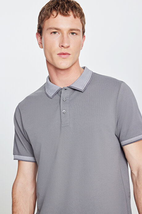 Slim Fit Dar Kesim Kıvrılmaz Polo Yaka Kısa Kollu Gri-Gri Tişört resmi