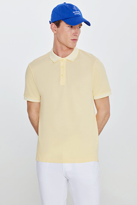 Slim Fit Dar Kesim Kıvrılmaz Polo Yaka Kısa Kollu Sarı-Beyaz Tişört resmi