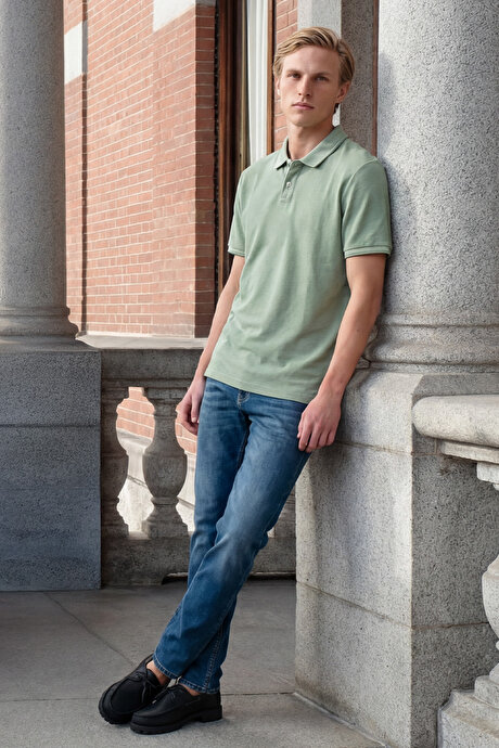 Slim Fit Dar Kesim Kıvrılmaz Polo Yaka Kısa Kollu Yeşil Tişört resmi