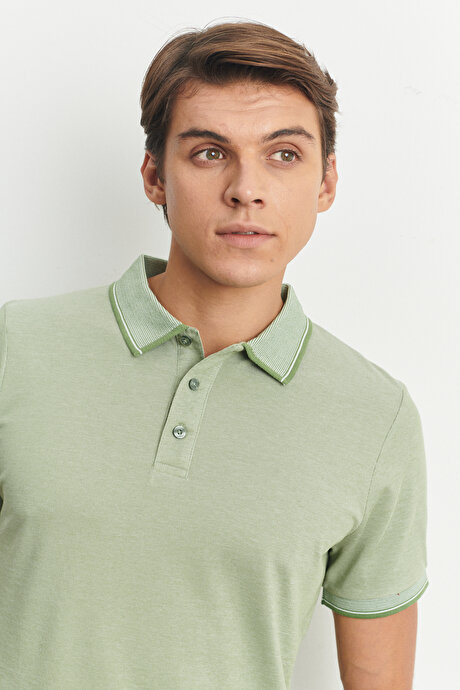 Düğmeli Polo Yaka Cepsiz Slim Fit Dar Kesim Düz Yeşil Tişört resmi