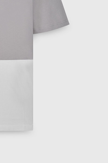 Oversize Bol Kesim %100 Pamuk Cepli Çift Renk Desenli Siyah-Beyaz Tişört resmi