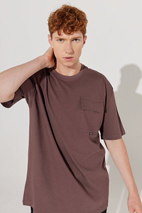 Oversize Bol Kesim Bisiklet Yaka %100 Pamuk Cepli Mürdüm Tişört resmi