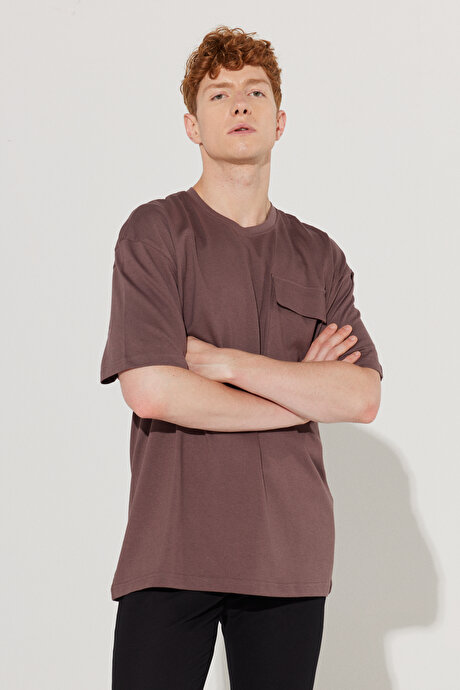 Oversize Bol Kesim Bisiklet Yaka %100 Pamuk Cepli Mürdüm Tişört resmi