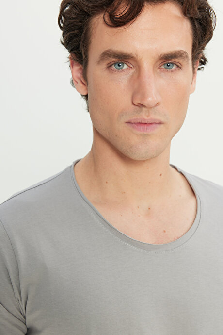 Standart Fit Normal Kesim Bisiklet Yaka %100 Pamuk Kısa Kollu Gri Tişört resmi