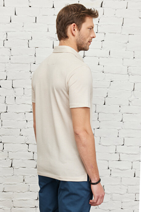 Kolay Ütülenebilir Slim Fit Dar Kesim Polo Yaka Kısa Kollu Jakarlı Bej-Beyaz Tişört resmi