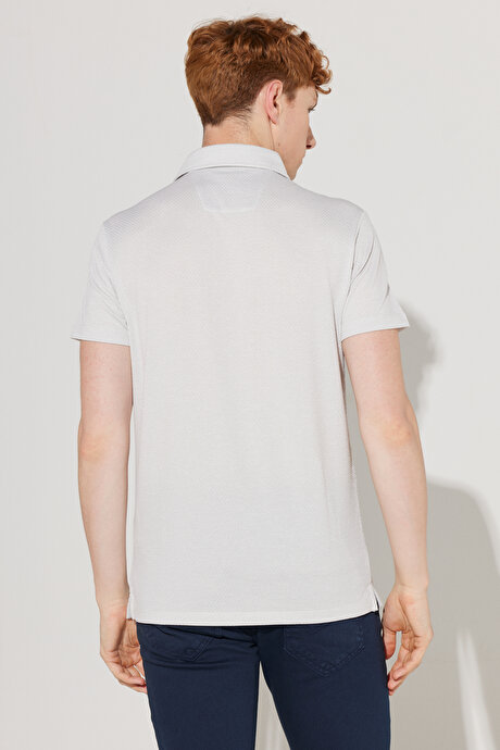 Kolay Ütülenebilir Slim Fit Dar Kesim Polo Yaka Kısa Kollu Jakarlı Gri-Beyaz Tişört resmi