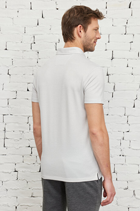 Kolay Ütülenebilir Slim Fit Dar Kesim Polo Yaka Kısa Kollu Jakarlı Gri-Beyaz Tişört resmi