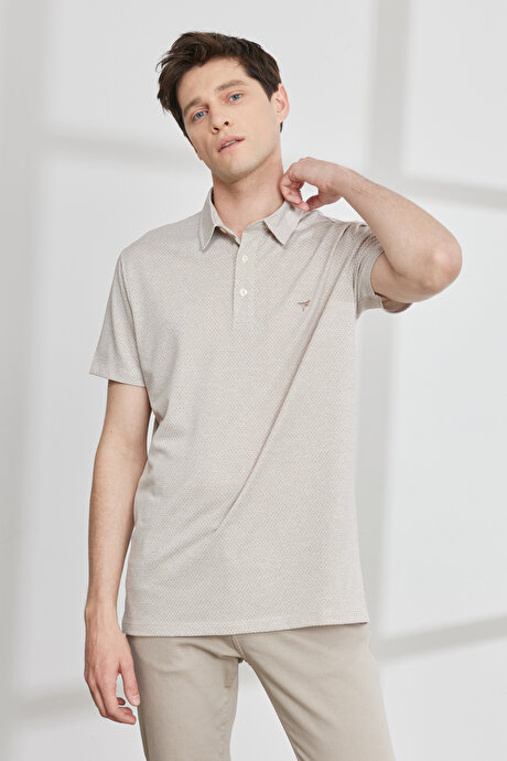 Kolay Ütülenebilir Slim Fit Dar Kesim Polo Yaka Kısa Kollu Jakarlı Vizon-Beyaz Tişört resmi