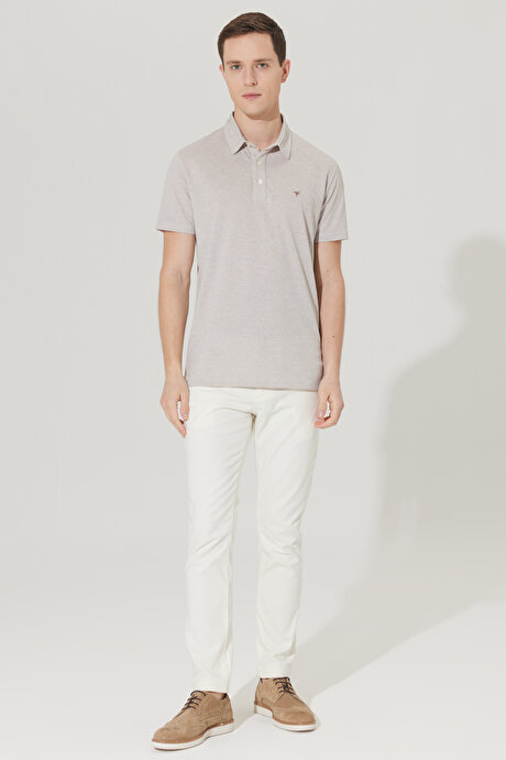 Kolay Ütülenebilir Slim Fit Dar Kesim Polo Yaka Kısa Kollu Jakarlı Vizon-Beyaz Tişört resmi