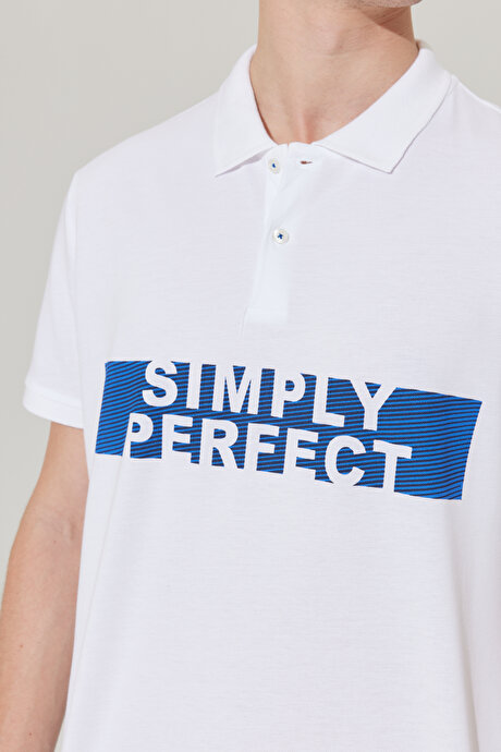 Standart Fit Normal Kesim Polo Yaka %100 Pamuk Slogan Baskılı Beyaz Tişört resmi
