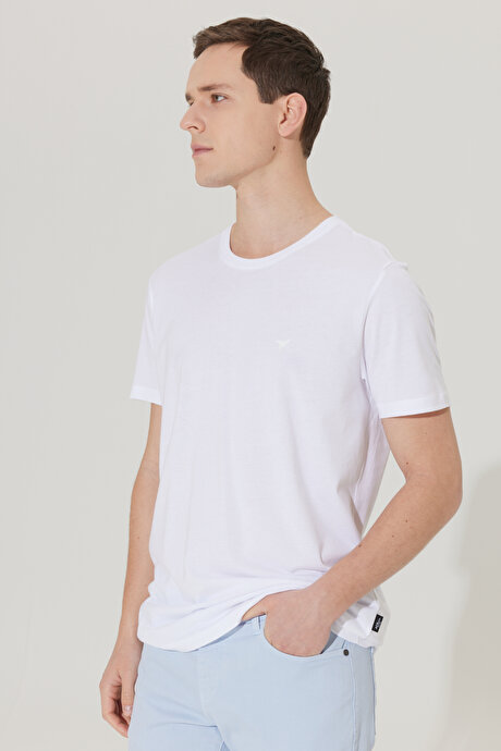 Slim Fit Dar Kesim Bisiklet Yaka %100 Organik Pamuk Beyaz Tişört resmi