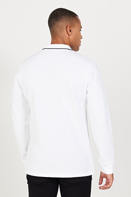 Slim Fit Dar Kesim Polo Yaka %100 Pamuk Petekli Beyaz Uzun Kollu Tişört resmi