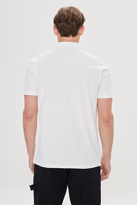 Slim Fit Dar Kesim %100 Pamuk Baskılı Polo Yaka Beyaz Tişört resmi