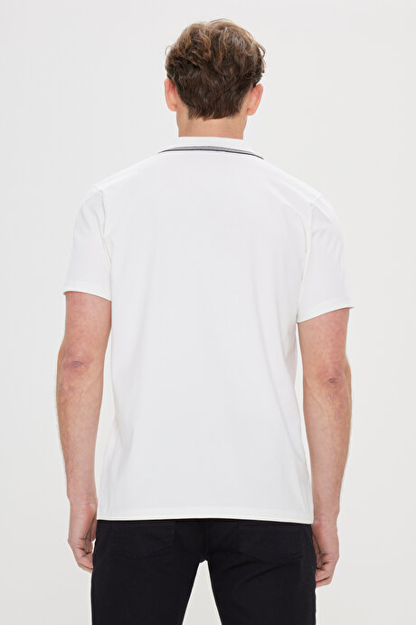 Slim Fit Dar Kesim Pamuklu Esnek Polo Yaka Beyaz Tişört resmi
