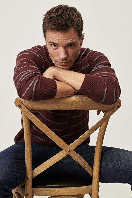 Bordo-Gri Triko Kazak resmi