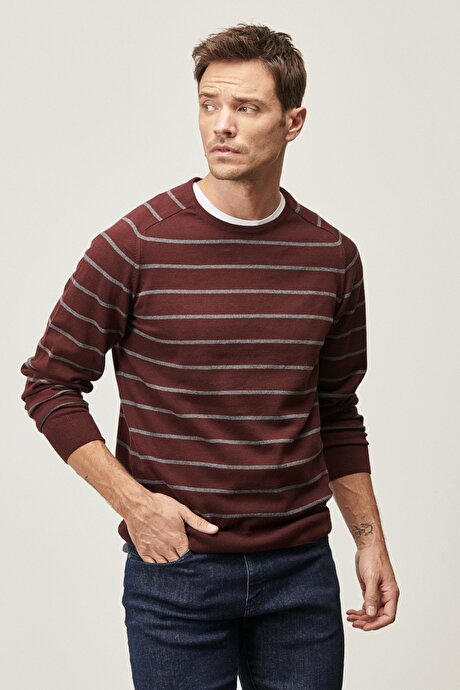 Bordo-Gri Triko Kazak resmi