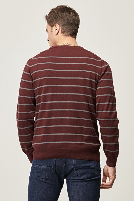 Bordo-Gri Triko Kazak resmi