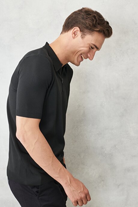 Standart Fit Normal Kesim Polo Yaka Kısa Kollu Siyah Triko Tişört resmi
