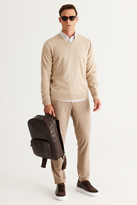 Anti-Pilling Tüylenme Yapmayan Standart Fit Normal Kesim V Yaka Triko Bej Kazak resmi