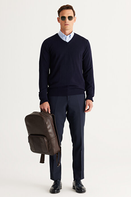 Anti-Pilling Tüylenme Yapmayan Standart Fit Normal Kesim V Yaka Triko Lacivert Kazak resmi