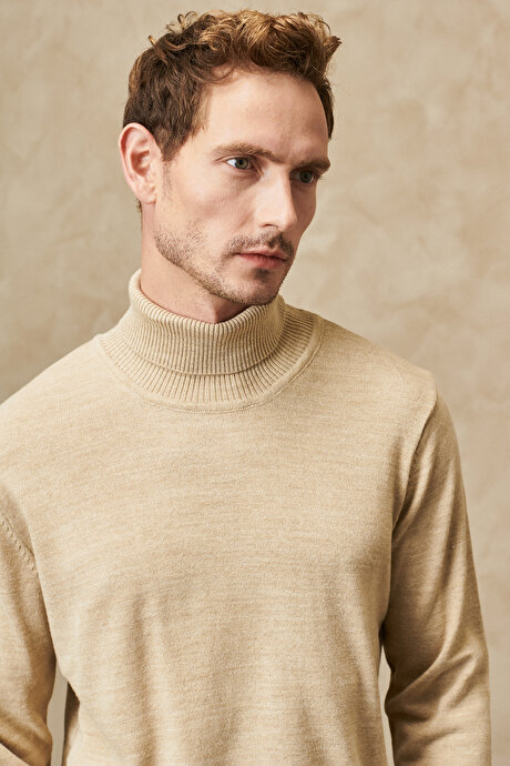 Tüylenme Yapmayan Anti Pilling Özellikli Standart Fit Tam Balıkçı Yaka Bej Kazak resmi