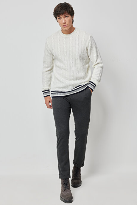 Standart Fit Normal Kesim Bisiklet Yaka Ekru Kazak resmi