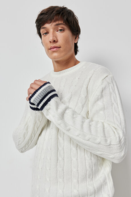 Standart Fit Normal Kesim Bisiklet Yaka Ekru Kazak resmi