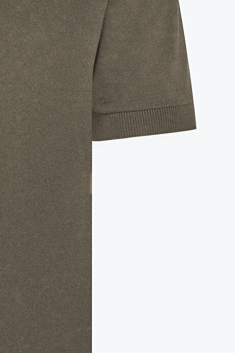 Standart Fit Normal Kesim %100 Pamuk Bisiklet Yaka Haki Tişört resmi