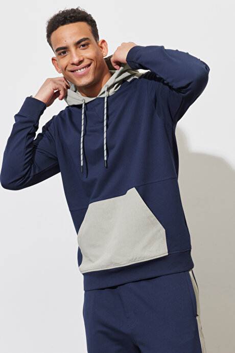 Standart Fit Normal Kesim Kapüşonlu Cepli Lacivert Sweatshirt resmi