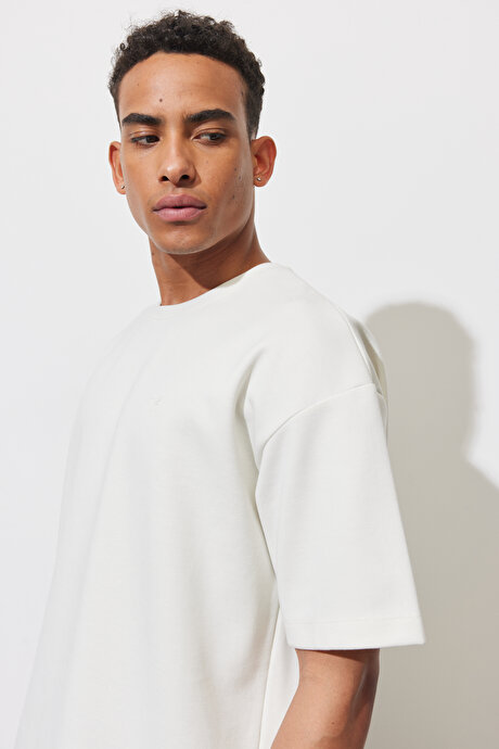 Oversize Fit Geniş Kesim Bisiklet Yaka Kısa Kollu Ekru Sweatshirt resmi