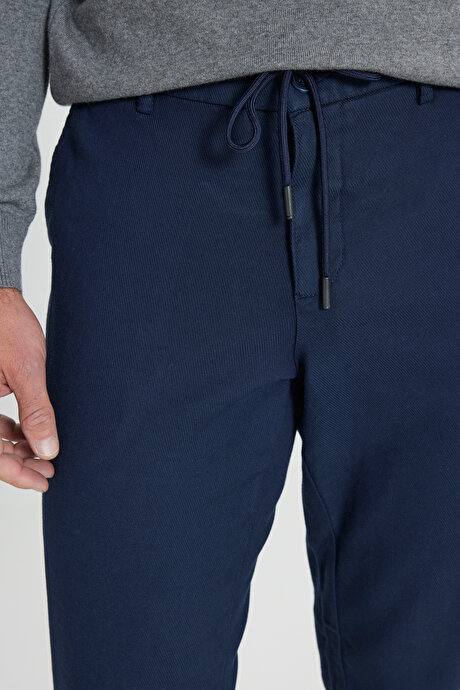 Slim Fit Dar Kesim Beli Bağlamalı Esnek Lacivert Pantolon resmi