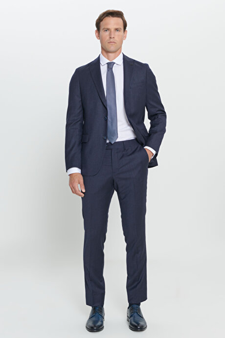 Slim Fit Dar Kesim Kırlangıç Yaka %100 Yünlü Çizgili Lacivert Takım Elbise resmi