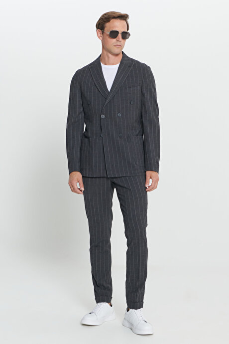 Slim Fit Dar Kesim Kırlangıç Yaka Gofre Desenli Yünlü Antrasit Takım Elbise resmi